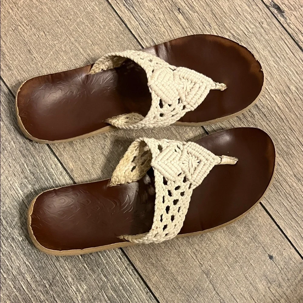 Elegant Off White Crochet Sandals - Picture 10 of 10
